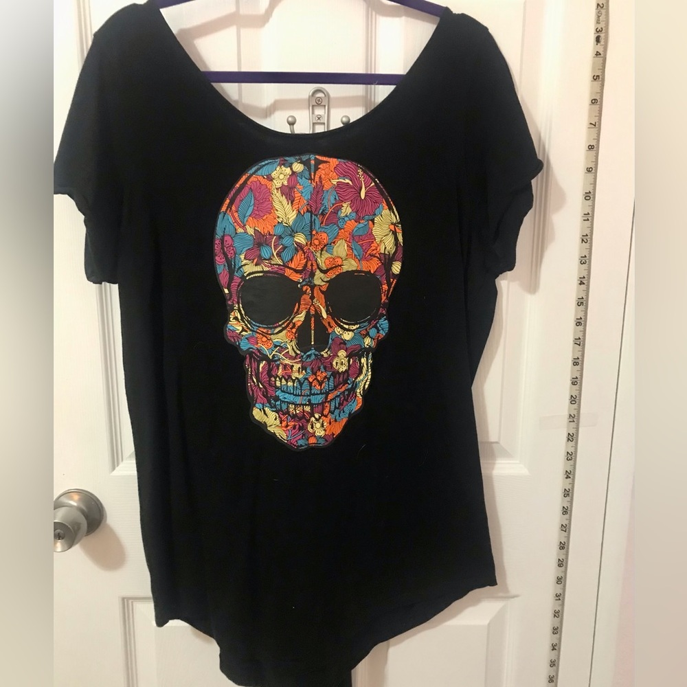 💀 Off shoulder Black top with multicolored sugar skull 💀
